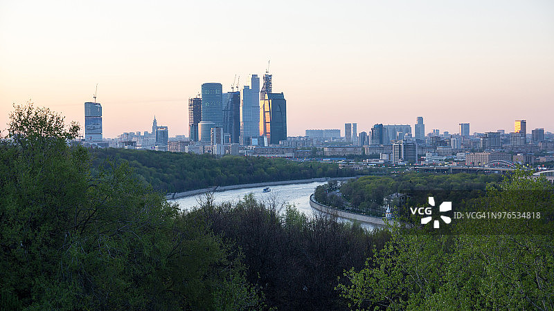 莫斯科国际商务中心建设初期，从麻雀山俯瞰图片素材