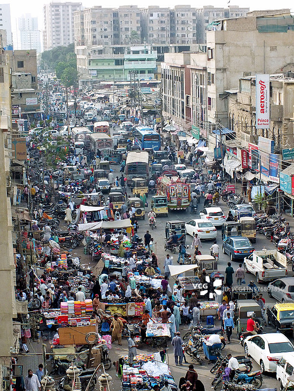 生活在城市的街道上图片素材