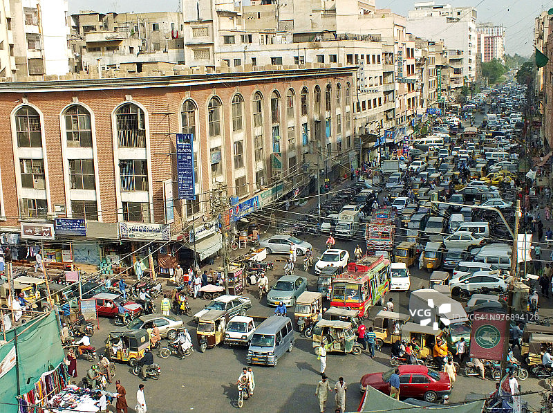 生活在城市的街道上图片素材