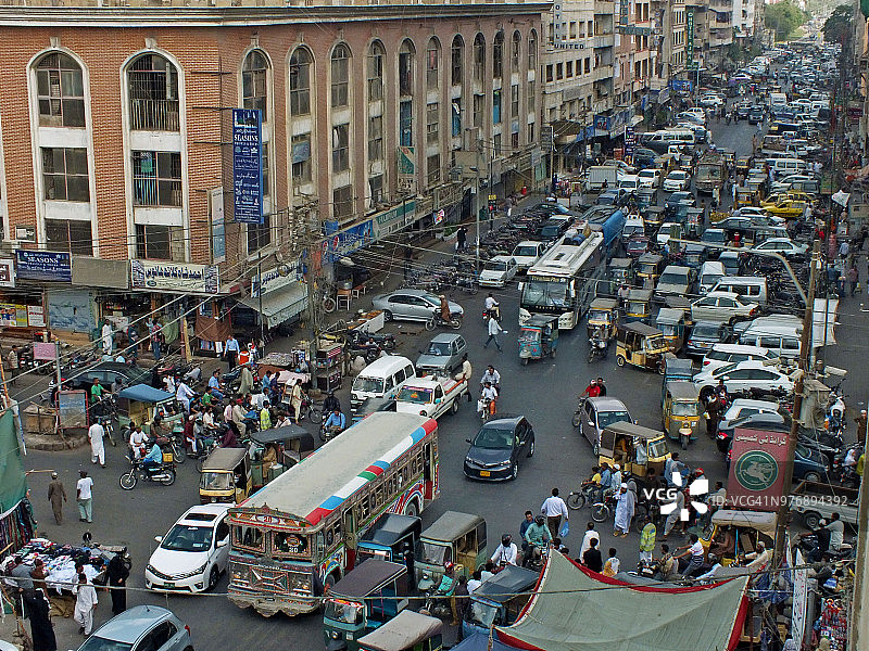 生活在城市的街道上图片素材