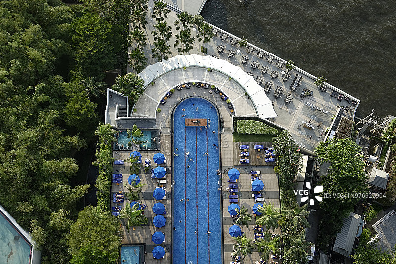 泰国曼谷，从上方看到的察殿曼谷河畔酒店图片素材