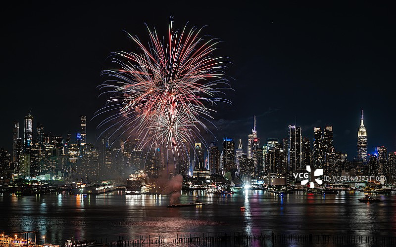 纽约曼哈顿中城景观烟花图片素材