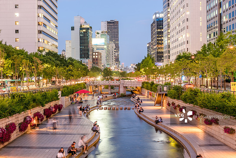 韩国首尔清溪川日落图片素材