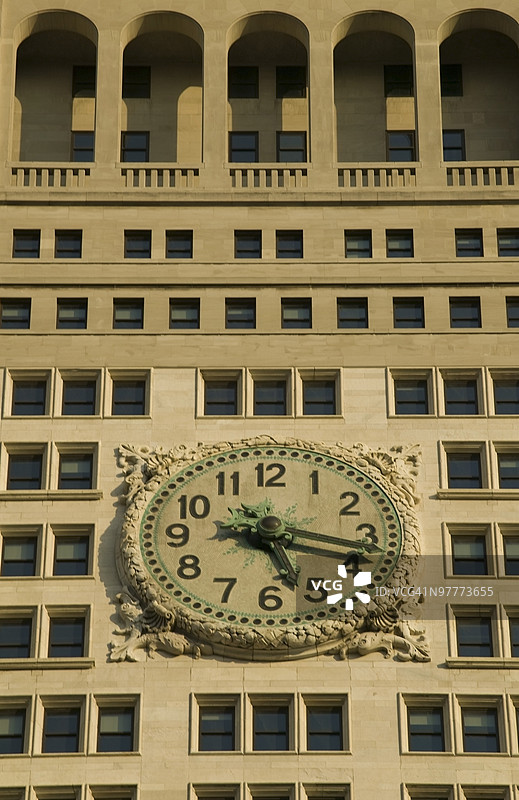 建筑侧面的时钟图片素材