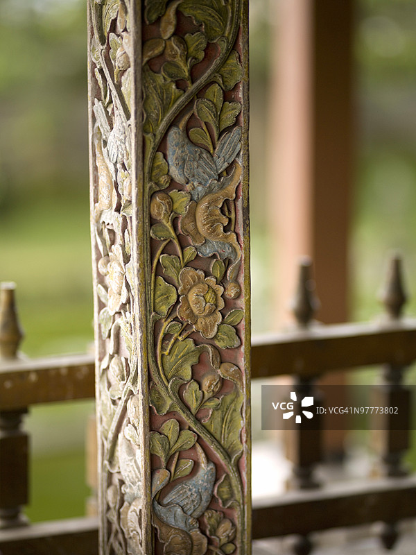 雕刻的柱子图片素材