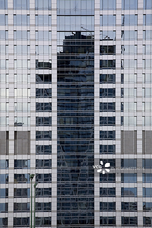 摩天大楼的倒影图片素材