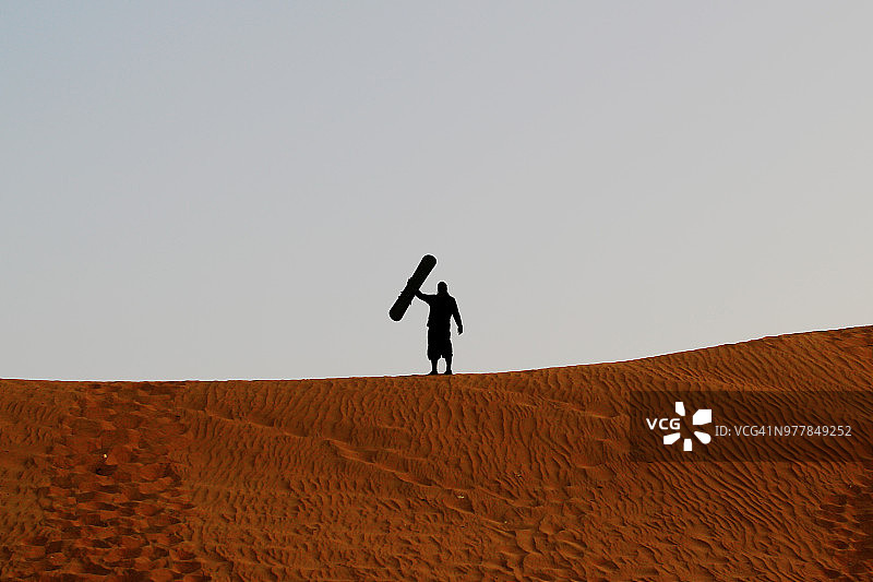 迪拜滑沙剪影图片素材