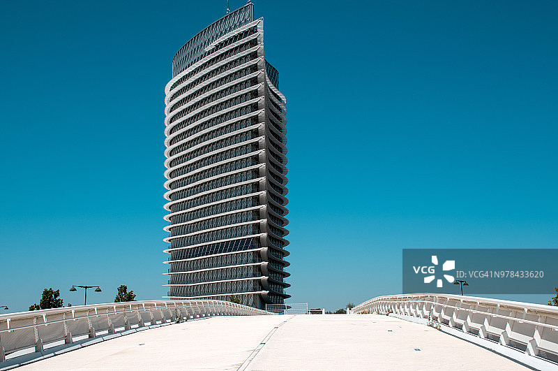 西班牙萨拉戈萨水塔图片素材