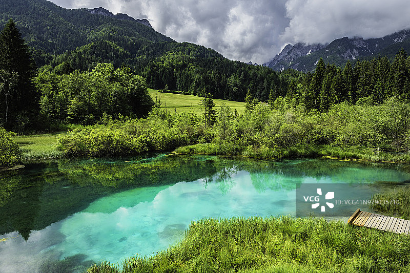 斯洛文尼亚泽伦齐绿水图片素材
