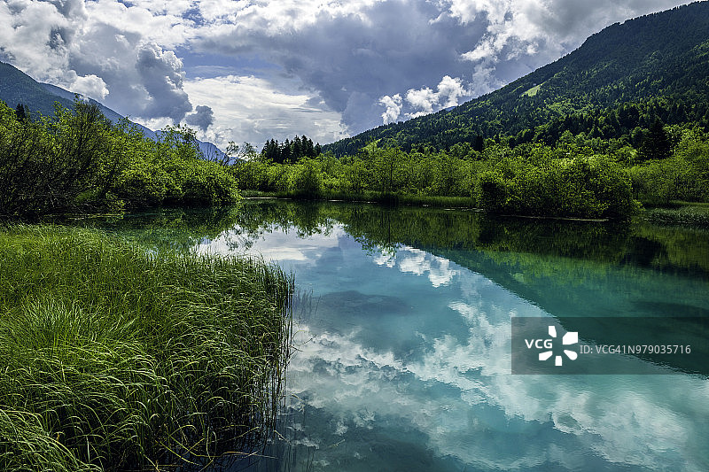 斯洛文尼亚泽伦齐绿水图片素材