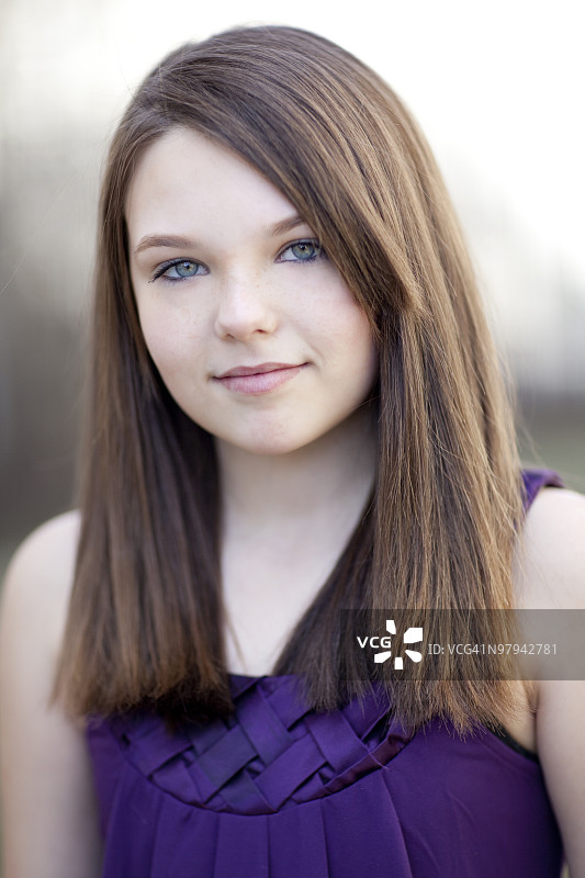 年轻女孩肖像图片素材