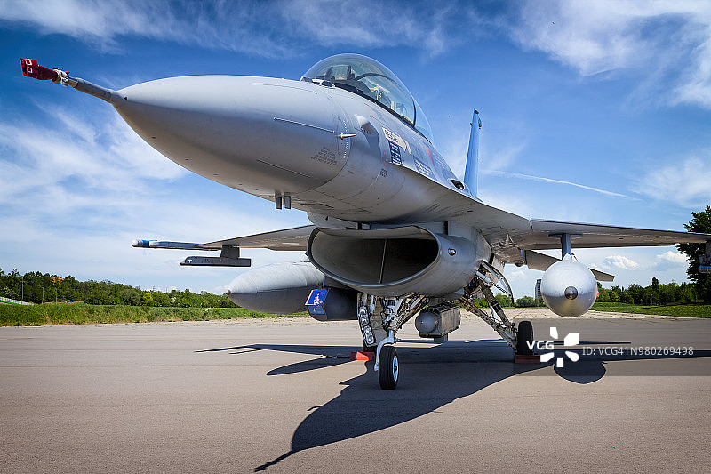 F-16军用喷气式飞机图片素材