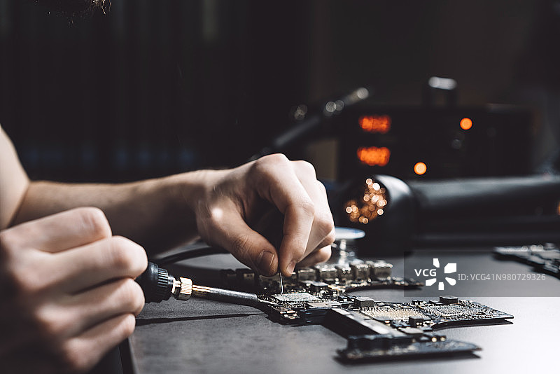 维修电路板图片素材