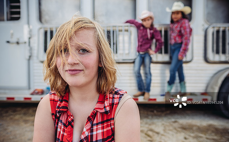 年轻的犹他州女牛仔图片素材