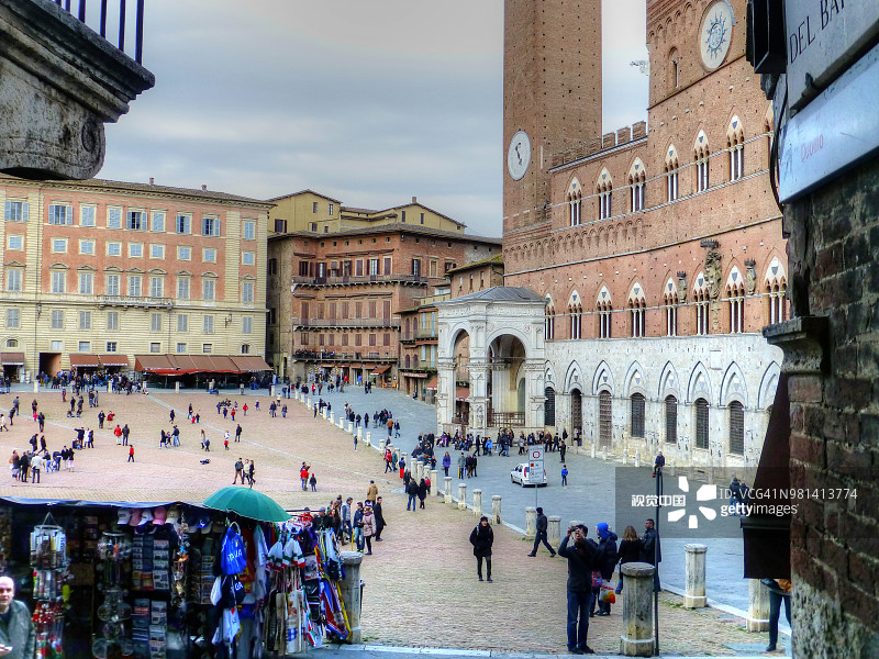 意大利托斯卡纳锡耶纳的田野广场图片素材