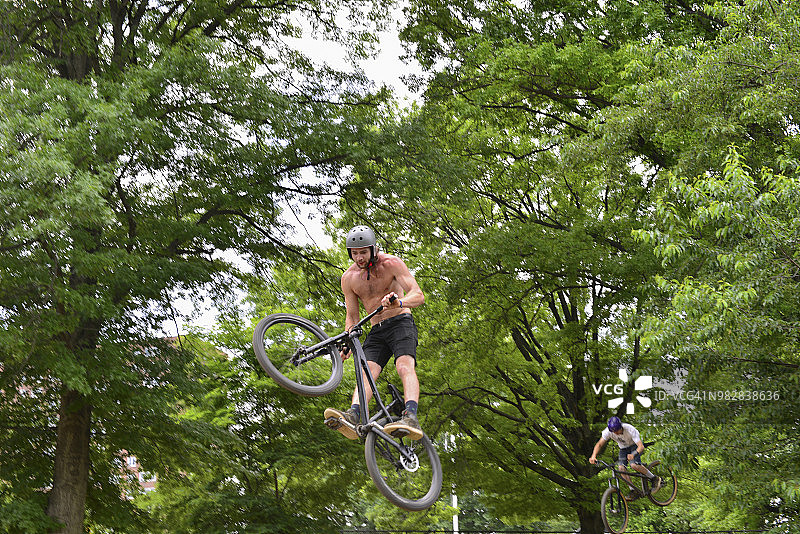 纽约曼哈顿的山地自行车图片素材