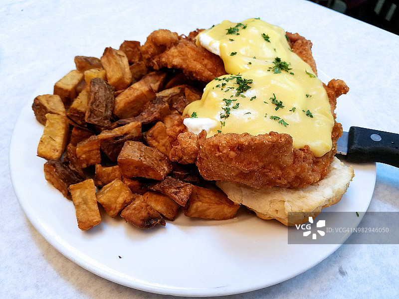 炸鸡本尼迪克蛋图片素材