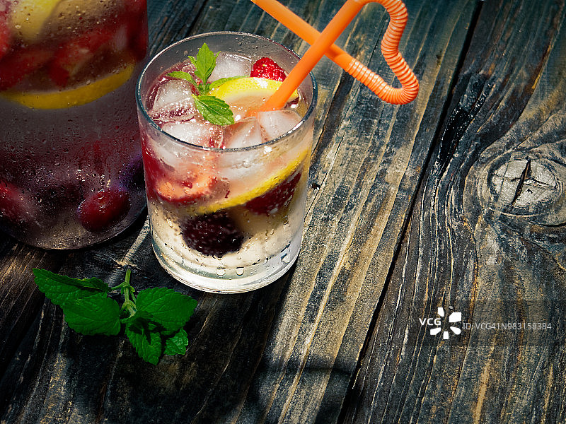 冰镇水果饮品图片素材