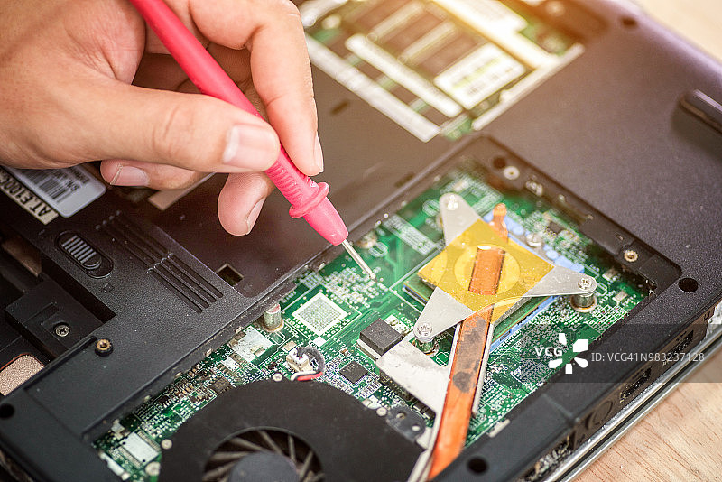 计算机维修概念特写：硬件图片素材