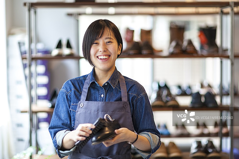 日本女擦鞋匠肖像图片素材