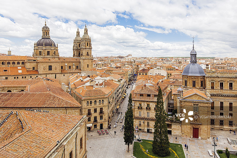 西班牙萨拉曼卡城镇鸟瞰图图片素材