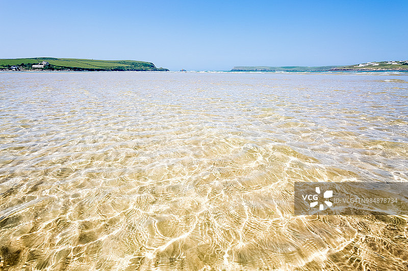 特雷吉尔斯海滩的浅水图片素材