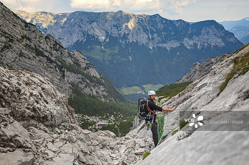贝希特斯加登国家公园霍赫卡尔特山攀岩者图片素材
