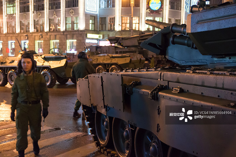 T-90俄罗斯主战坦克，莫斯科夜景图片素材
