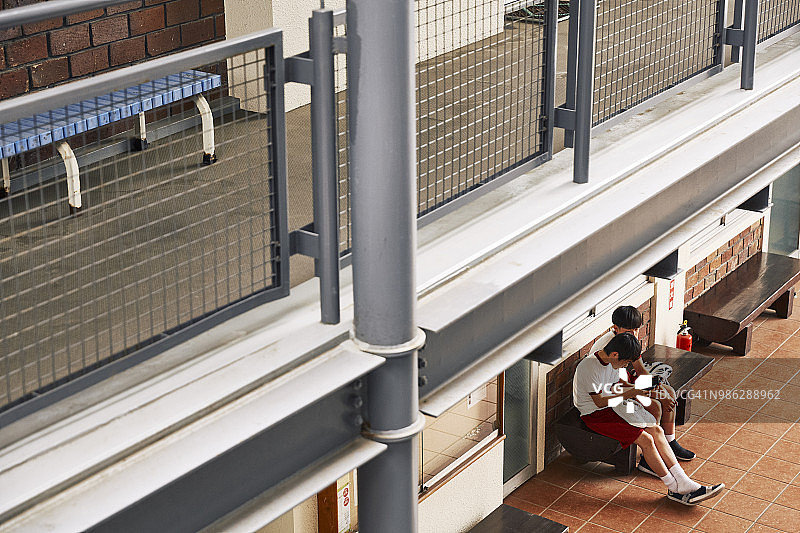 课间休息的学生图片素材