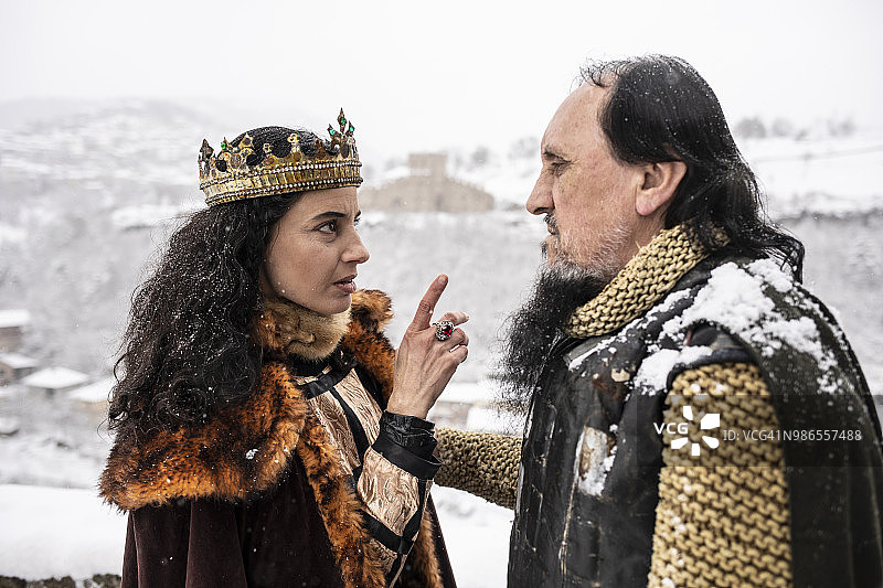 城堡附近的皇后图片素材