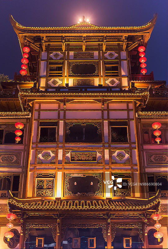 重庆洪崖洞的传统中式建筑图片素材