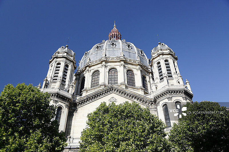 巴黎第八区：夏季的圣奥古斯丁教堂图片素材
