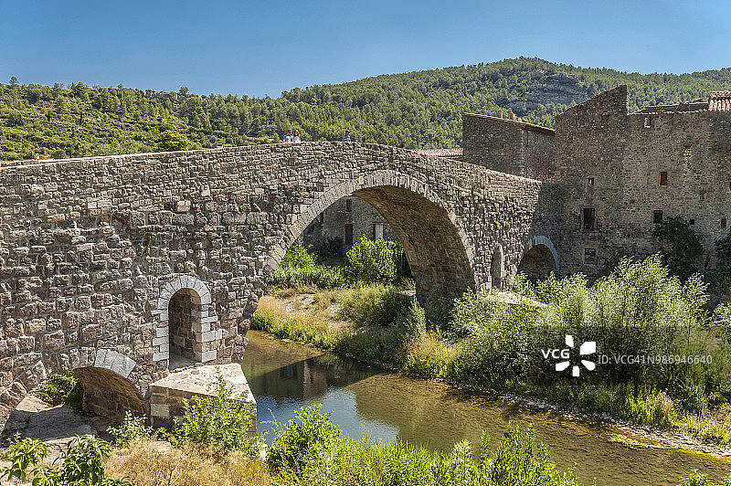 法国奥德省拉格拉斯镇奥比河上的桥梁图片素材