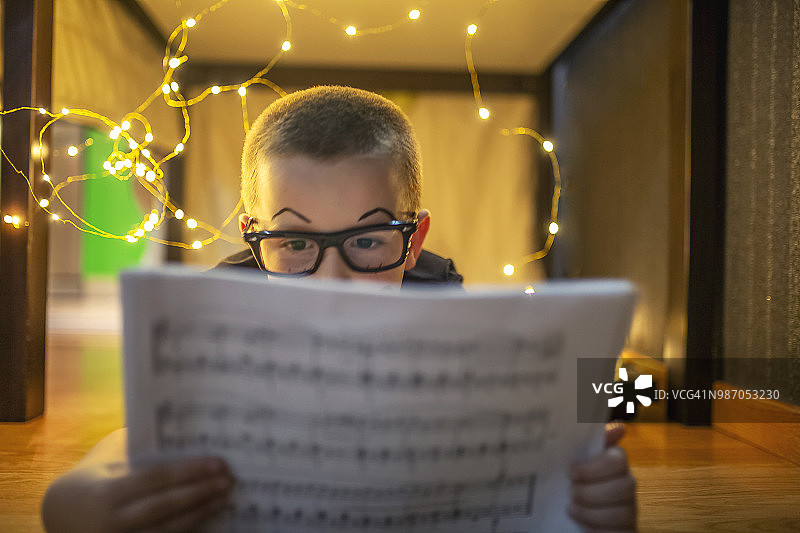 小艺术家图片素材