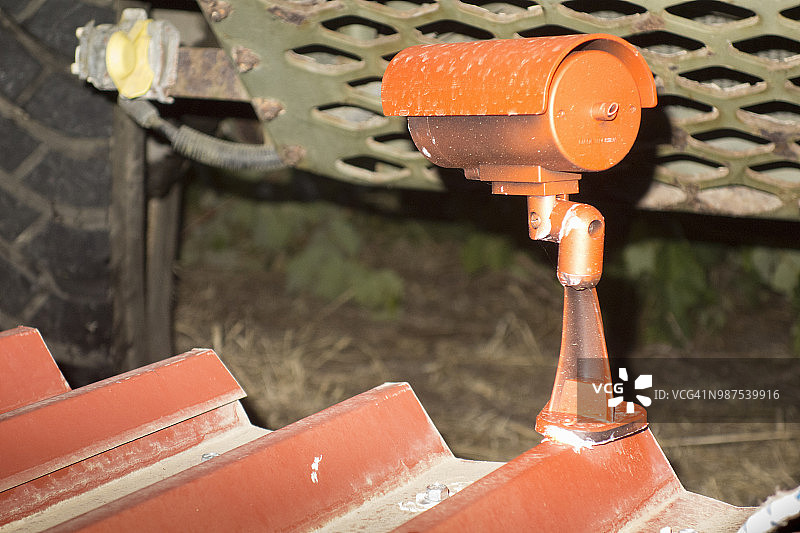 2018年希腊屋顶上的监控摄像头图片素材