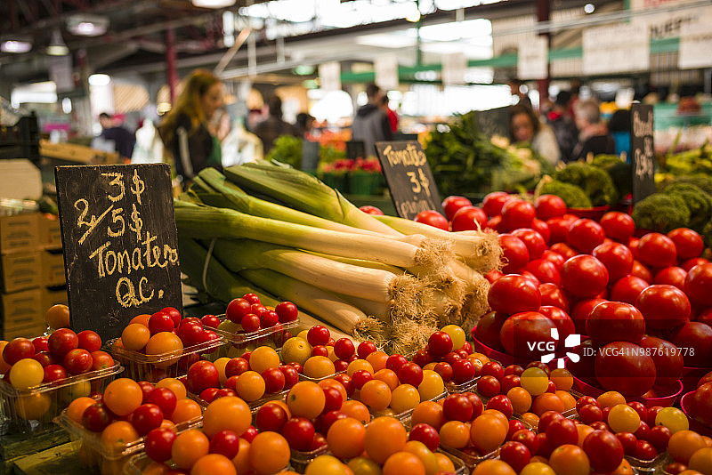 魁北克省蒙特利尔小意大利的让·塔隆市场上的西红柿图片素材