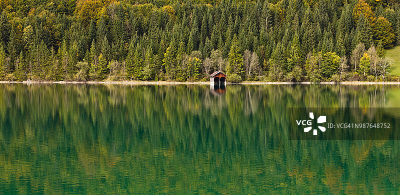 巴伐利亚阿尔卑斯山瓦chensee湖图片素材