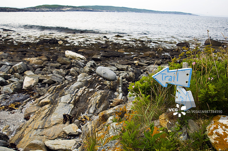 达马里斯科夫岛保护区徒步路线标志，缅因州布斯贝港图片素材