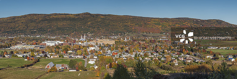 魁北克圣保罗湾城镇鸟瞰图片素材