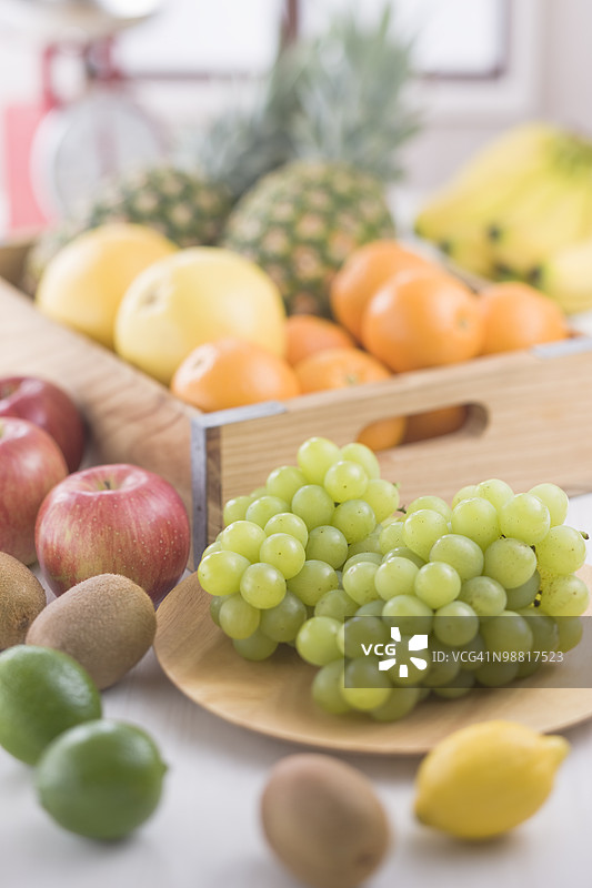 桌子上的水果图片素材