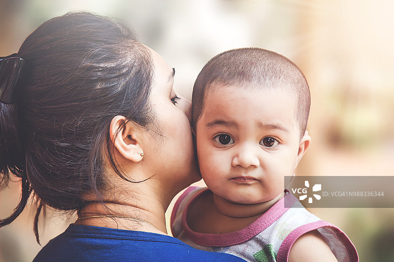 母亲和女儿图片素材