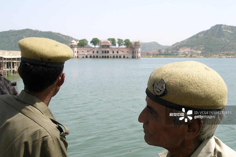 印度斋浦尔水之宫：斋浦尔曼萨加湖图片素材