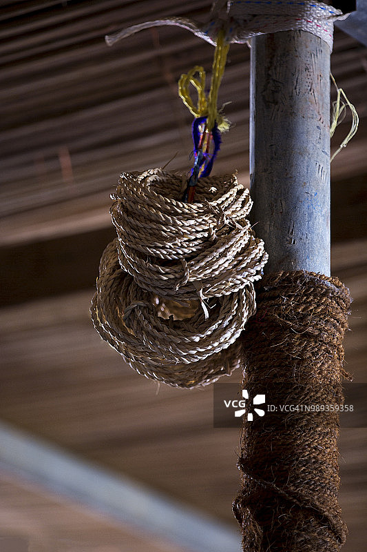 瓦希巴沙漠阿曼传统帐篷内部图片素材