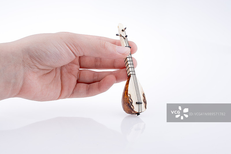 手持萨兹琴图片素材