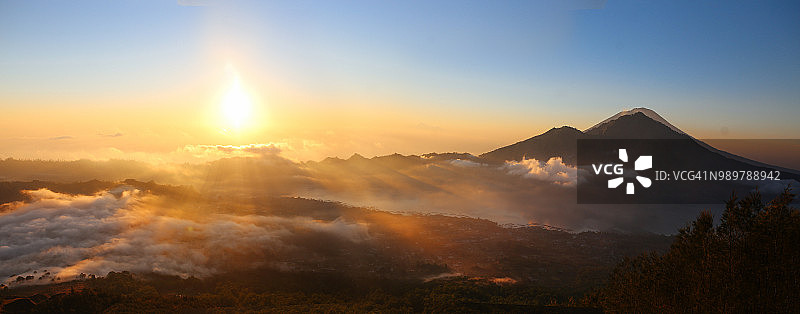 巴厘岛阿贡火山图片素材