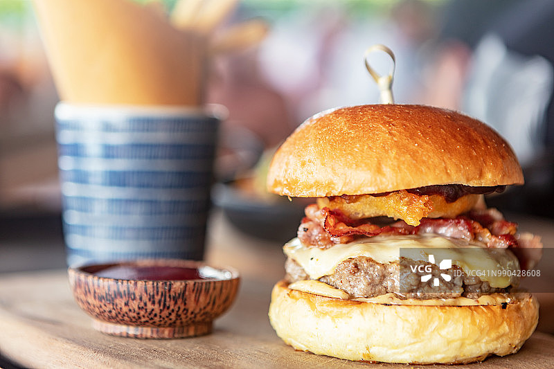 新鲜汉堡图片素材