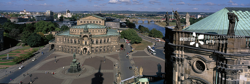 德累斯顿歌剧院和宫廷教堂图片素材
