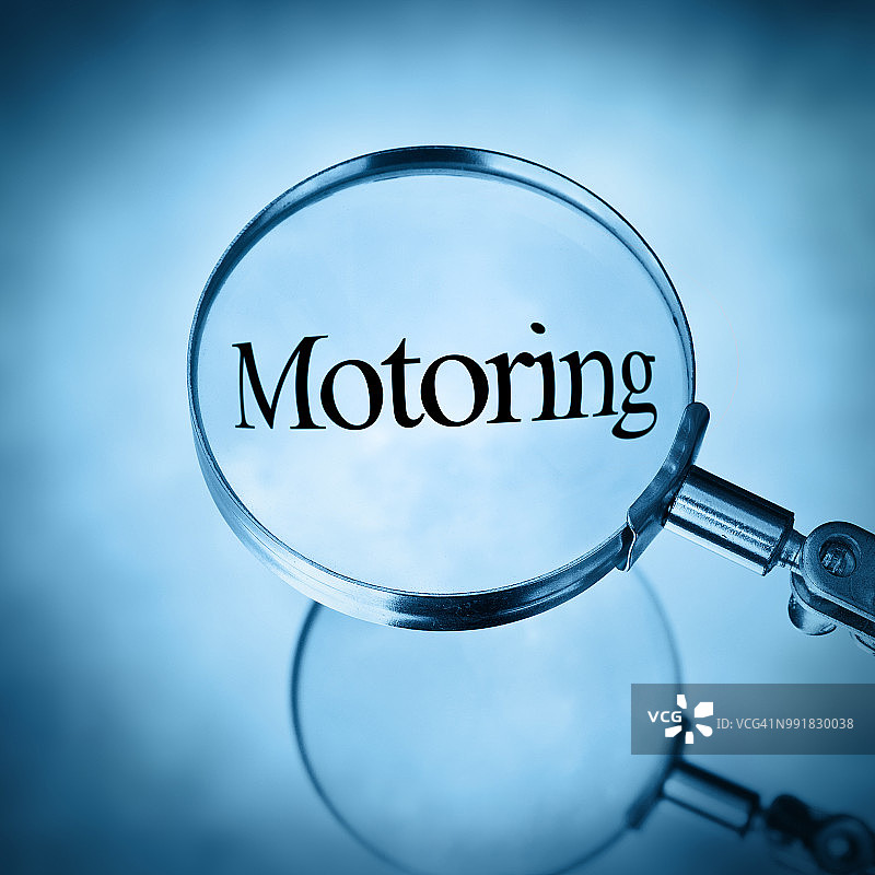 放大镜下的“汽车”字样图片素材