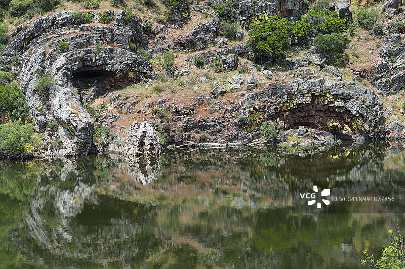 西班牙岩石地貌图片素材