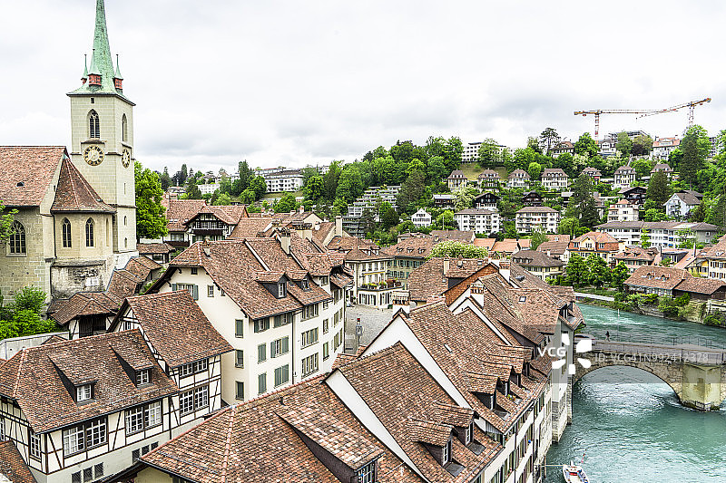 阿勒河畔的伯尔尼老城图片素材